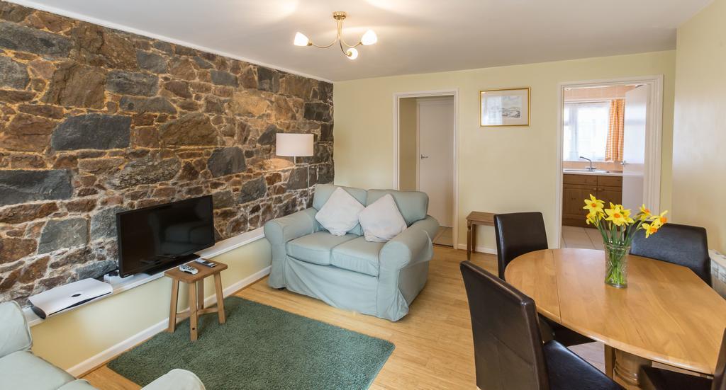 Saint Martin Le Douit Farm Self Catering 빌라 외부 사진